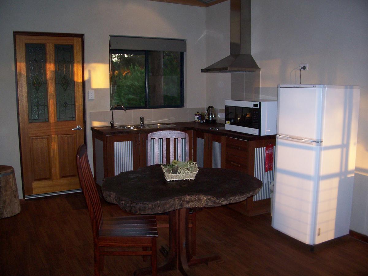 Silversprings Spa Retreat Pet Friendly Cottages And Glampings Metricup Экстерьер фото